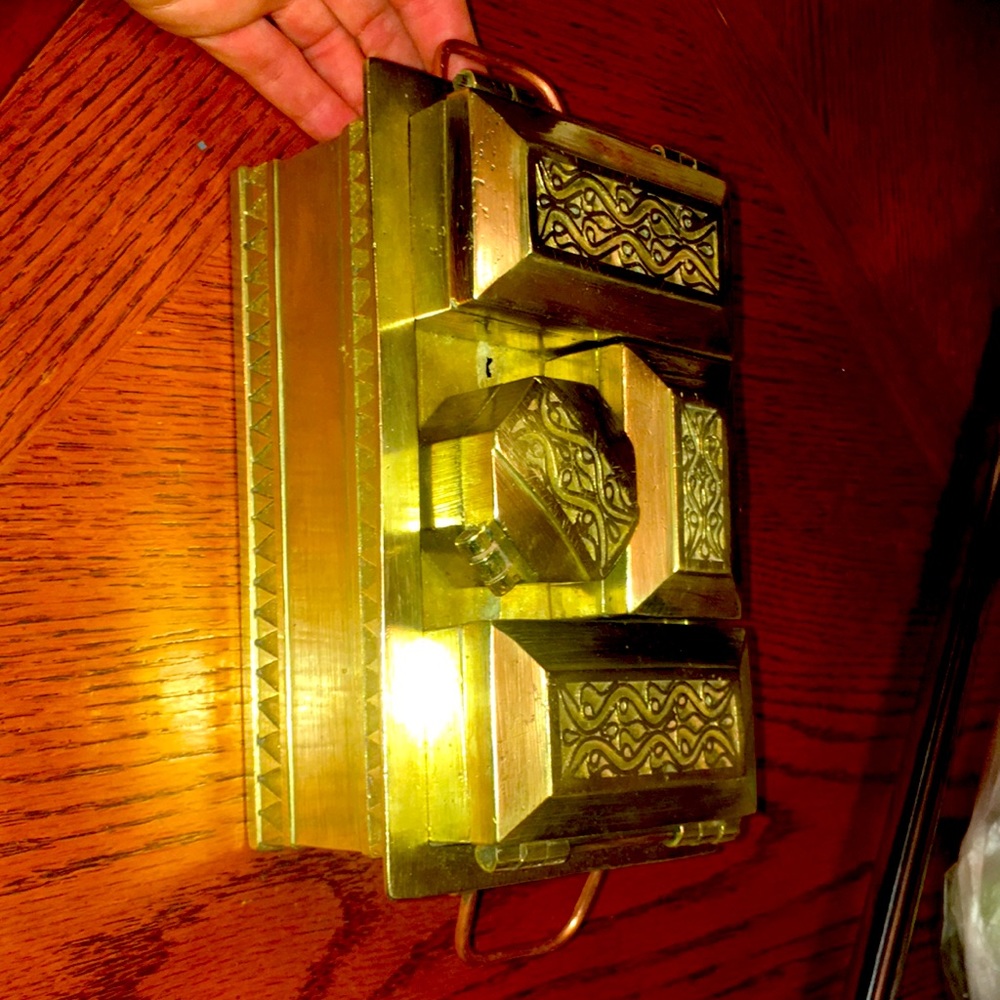 Betel nut box! Traditional chewing if this was a thing ! Look it up :2